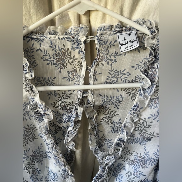 Selfie Leslie Long Sleeve, Deep V Neck, Open Back, Floral Mini Dress - Picture 4 of 4